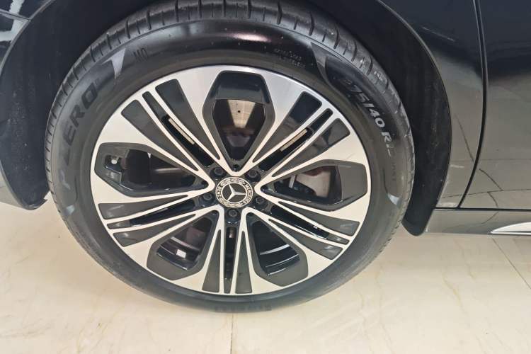 Used Mercedes-Benz E-Class New Energy 2024 E 350 e L Plug-in Hybrid Sedan Exterior 5