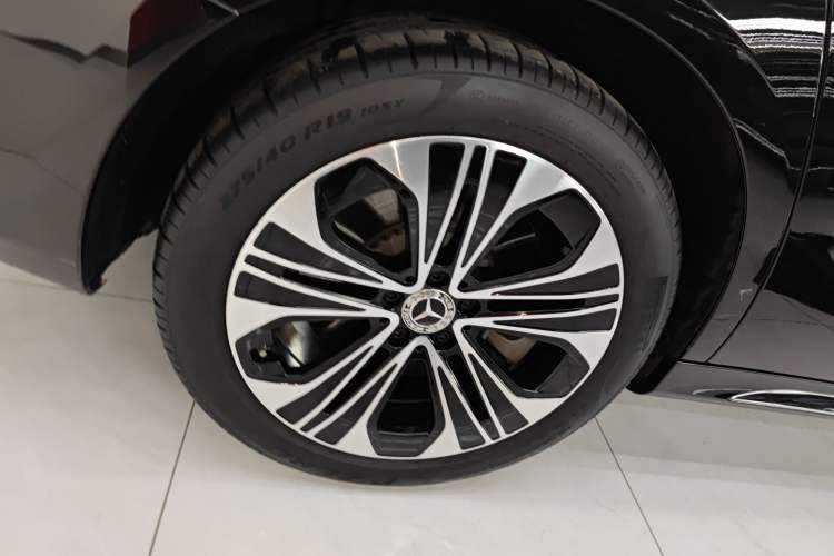 Used Mercedes-Benz E-Class New Energy 2024 E 350 e L Plug-in Hybrid Sedan Exterior 5