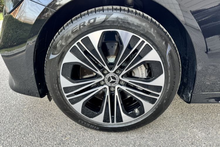 Used Mercedes-Benz E-Class New Energy 2024 E 350 e L Plug-in Hybrid Sedan Exterior 5