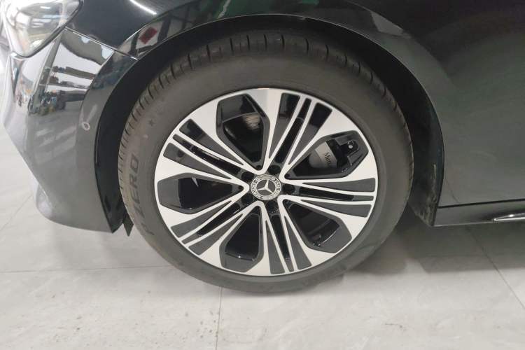Used Mercedes-Benz E-Class New Energy 2024 E 350 e L Plug-in Hybrid Sedan Exterior 7