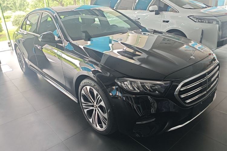 Used Mercedes-Benz E-Class New Energy 2024 E 350 e L Plug-in Hybrid Sedan Front Right 45 Deg