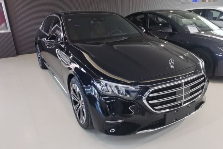 Used Mercedes-Benz E-Class New Energy 2024 E 350 e L Plug-in Hybrid Sedan Front Right 45 Deg