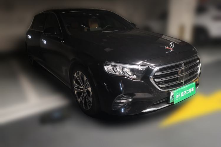 Used Mercedes-Benz E-Class New Energy 2024 E 350 e L Plug-in Hybrid Sedan Front Right 45 Deg