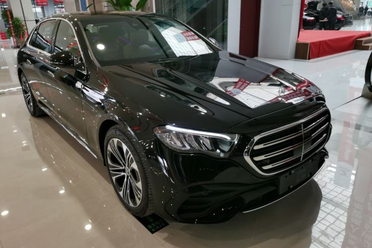 Used Mercedes-Benz E-Class New Energy 2024 E 350 e L Plug-in Hybrid Sports Sedan Front Right 45 Deg