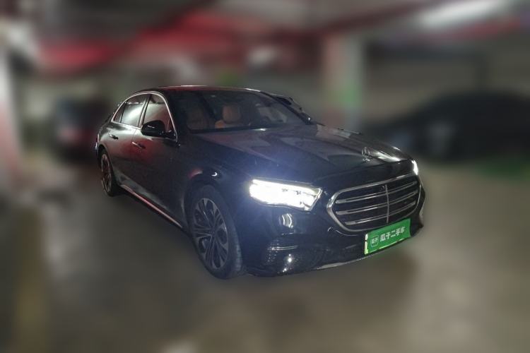 Used Mercedes-Benz E-Class New Energy 2024 E 350 e L Plug-in Hybrid Sedan Front Right 45 Deg