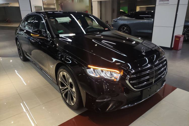 Used Mercedes-Benz E-Class New Energy 2024 E 350 e L Plug-in Hybrid Sedan Front Right 45 Deg