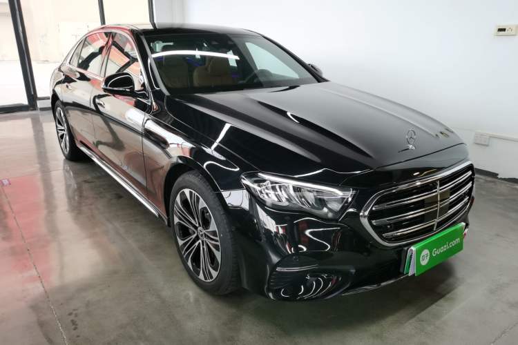 Used Mercedes-Benz E-Class New Energy 2024 E 350 e L Plug-in Hybrid Sedan Front Right 45 Deg