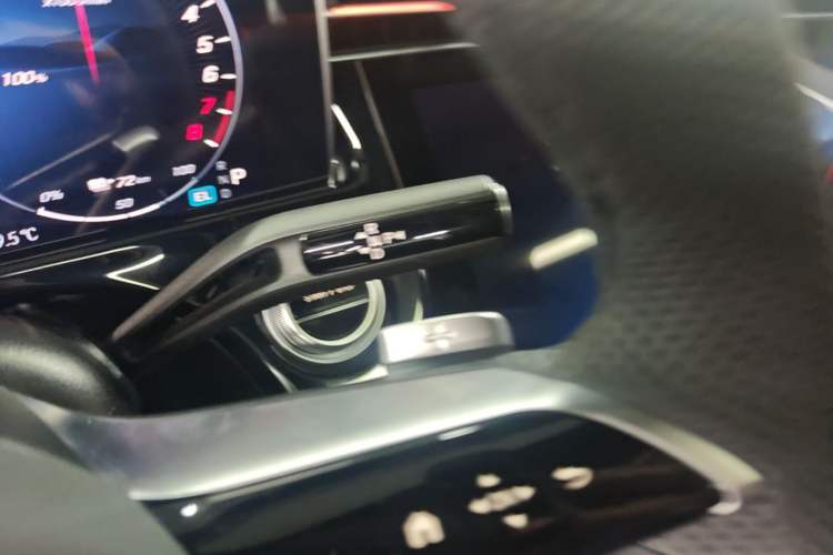 Used Mercedes-Benz E-Class New Energy 2024 E 350 e L Plug-in Hybrid Sports Sedan Gear Lever