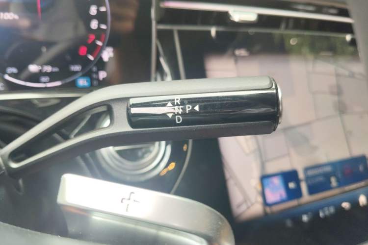 Used Mercedes-Benz E-Class New Energy 2024 E 350 e L Plug-in Hybrid Sedan Gear Lever
