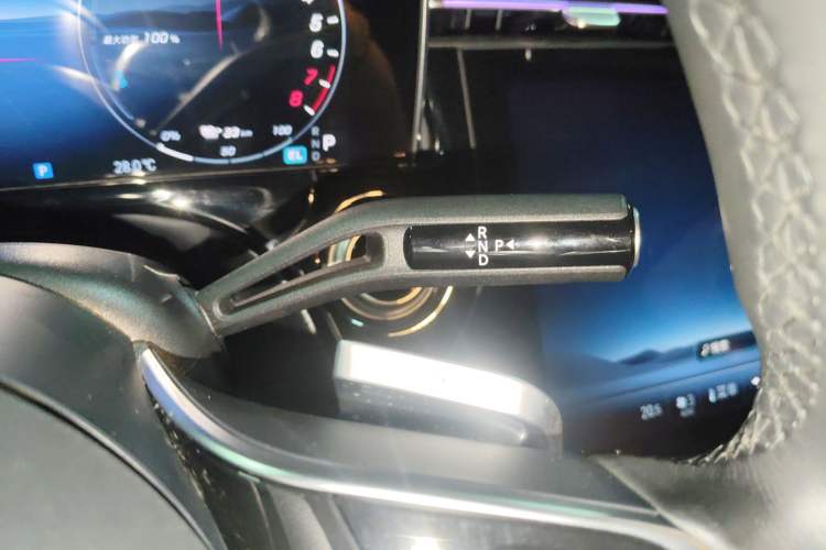 Used Mercedes-Benz E-Class New Energy 2024 E 350 e L Plug-in Hybrid Sedan Gear Lever