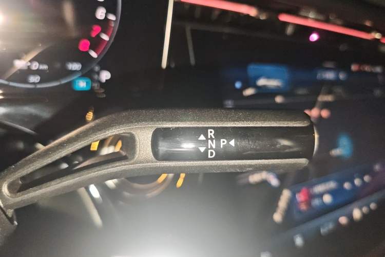 Used Mercedes-Benz E-Class New Energy 2024 E 350 e L Plug-in Hybrid Sedan Gear Lever