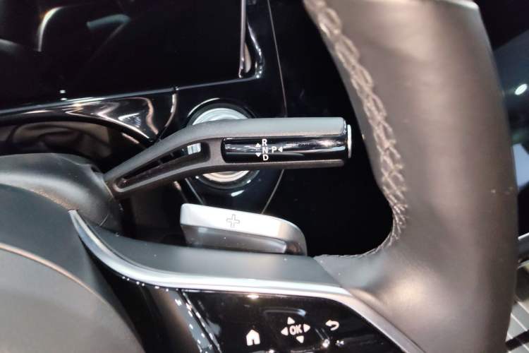 Used Mercedes-Benz E-Class New Energy 2024 E 350 e L Plug-in Hybrid Sedan Gear Lever