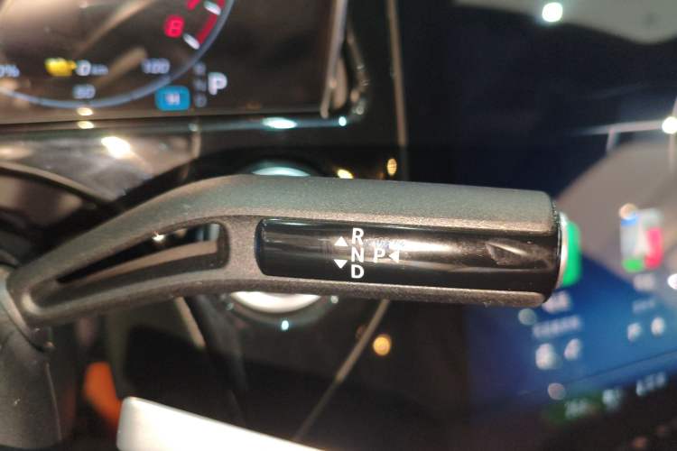 Used Mercedes-Benz E-Class New Energy 2024 E 350 e L Plug-in Hybrid Sedan Gear Lever