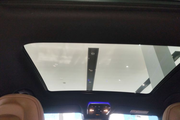 Used Mercedes-Benz E-Class New Energy 2024 E 350 e L Plug-in Hybrid Sedan Headliner