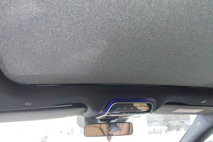 Used Mercedes-Benz E-Class New Energy 2024 E 350 e L Plug-in Hybrid Sedan Headliner
