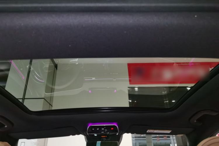Used Mercedes-Benz E-Class New Energy 2024 E 350 e L Plug-in Hybrid Sports Sedan Headliner