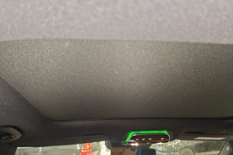Used Mercedes-Benz E-Class New Energy 2024 E 350 e L Plug-in Hybrid Sedan Headliner
