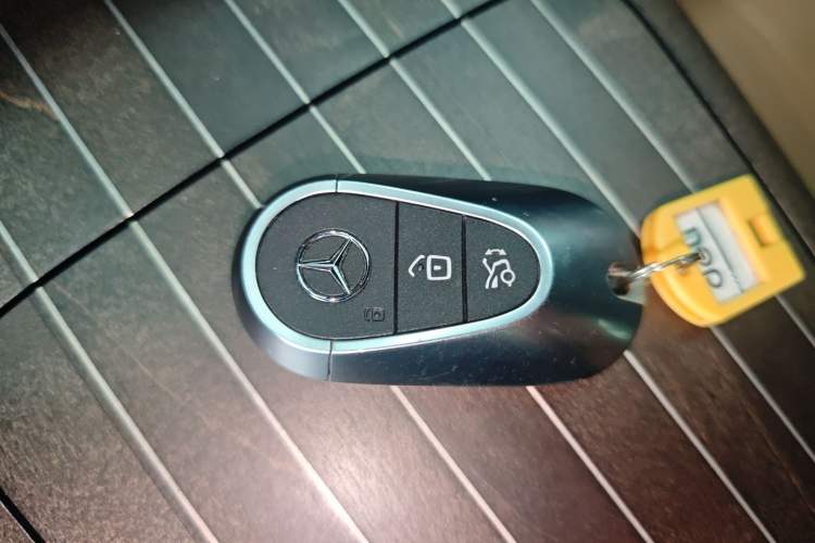 Used Mercedes-Benz E-Class New Energy 2024 E 350 e L Plug-in Hybrid Sedan Interior 1