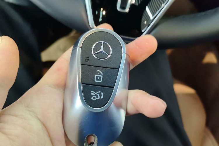 Used Mercedes-Benz E-Class New Energy 2024 E 350 e L Plug-in Hybrid Sedan Interior 1