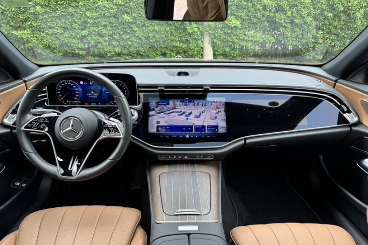Used Mercedes-Benz E-Class New Energy 2024 E 350 e L Plug-in Hybrid Sedan Interior 1