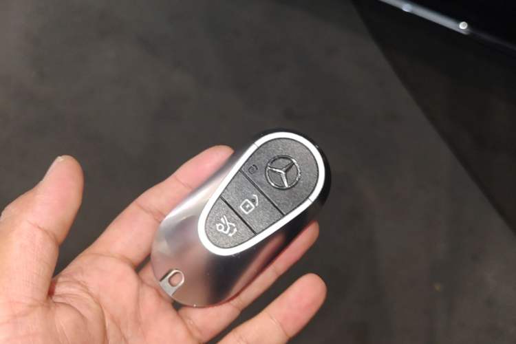 Used Mercedes-Benz E-Class New Energy 2024 E 350 e L Plug-in Hybrid Sedan Interior 1