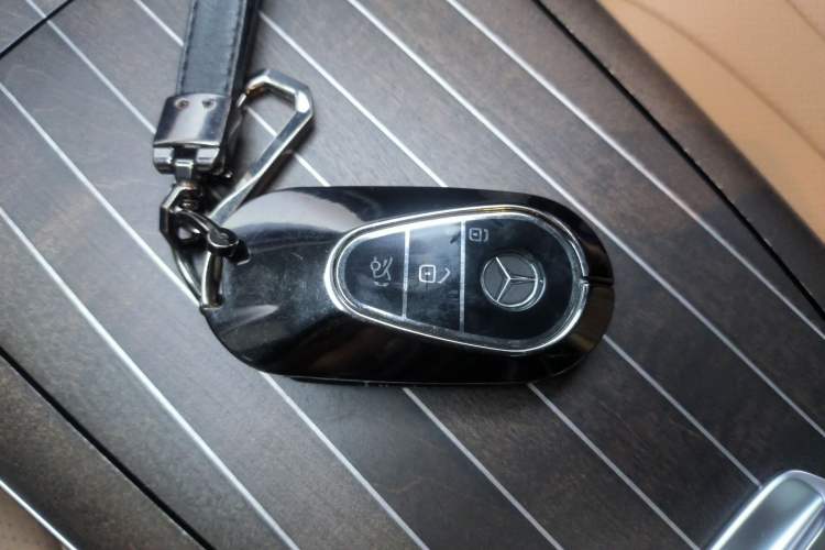 Used Mercedes-Benz E-Class New Energy 2024 E 350 e L Plug-in Hybrid Sedan Interior 1