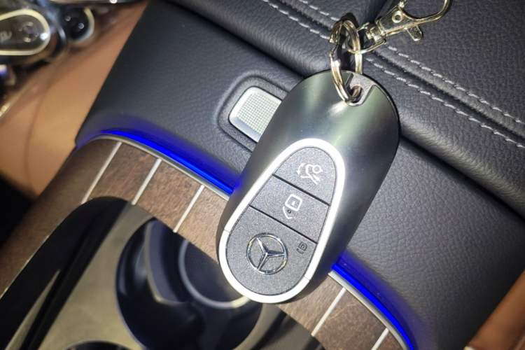 Used Mercedes-Benz E-Class New Energy 2024 E 350 e L Plug-in Hybrid Sedan Interior 1
