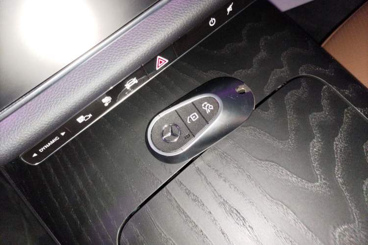Used Mercedes-Benz E-Class New Energy 2024 E 350 e L Plug-in Hybrid Sports Sedan Interior 1