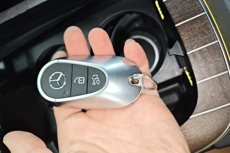 Used Mercedes-Benz E-Class New Energy 2024 E 350 e L Plug-in Hybrid Sedan Interior 1