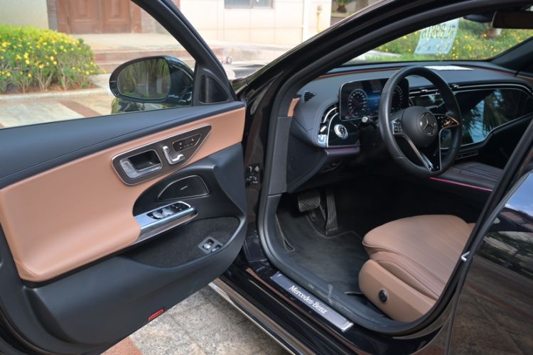 Used Mercedes-Benz E-Class New Energy 2024 E 350 e L Plug-in Hybrid Sedan Interior 10