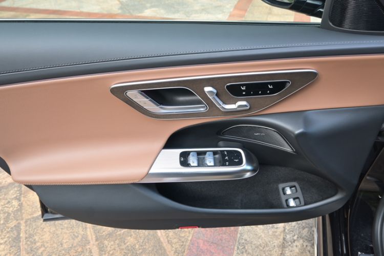 Used Mercedes-Benz E-Class New Energy 2024 E 350 e L Plug-in Hybrid Sedan Interior 11