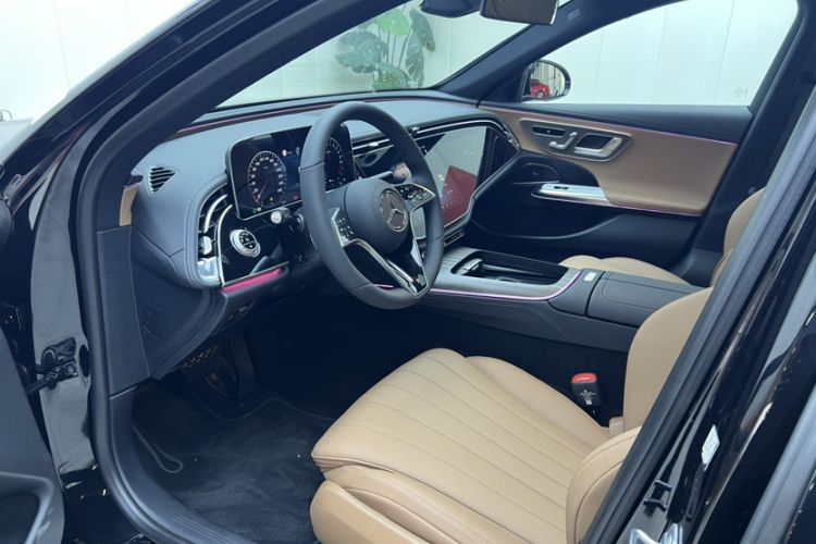 Used Mercedes-Benz E-Class New Energy 2024 E 350 e L Plug-in Hybrid Sedan Interior 2