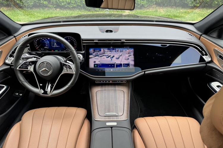 Used Mercedes-Benz E-Class New Energy 2024 E 350 e L Plug-in Hybrid Sedan Interior 2