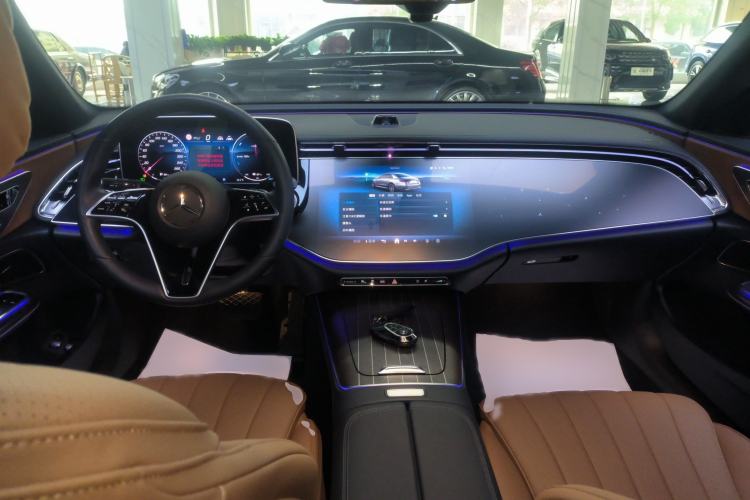 Used Mercedes-Benz E-Class New Energy 2024 E 350 e L Plug-in Hybrid Sedan Interior 2
