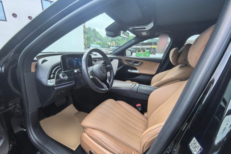 Used Mercedes-Benz E-Class New Energy 2024 E 350 e L Plug-in Hybrid Sedan Interior 2