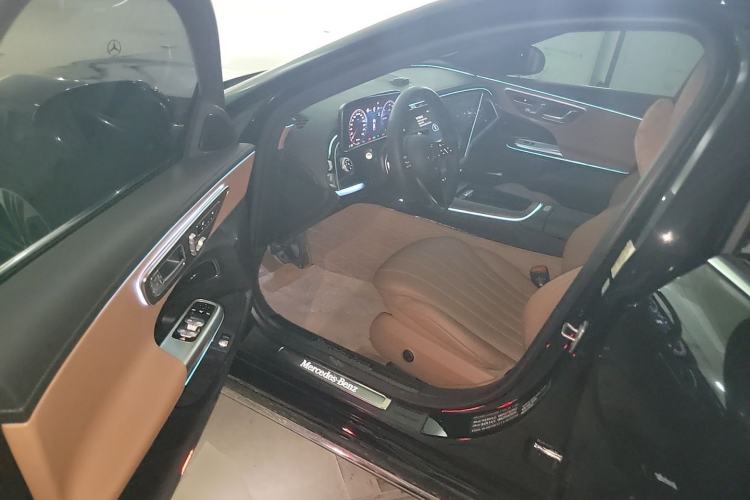 Used Mercedes-Benz E-Class New Energy 2024 E 350 e L Plug-in Hybrid Sedan Interior 3