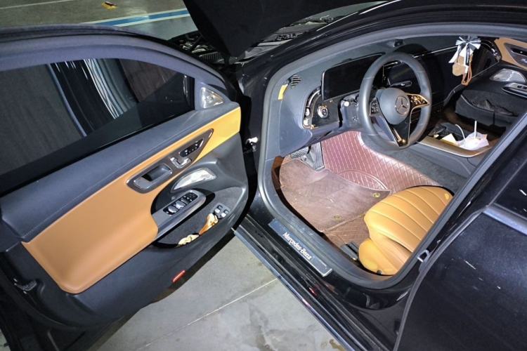 Used Mercedes-Benz E-Class New Energy 2024 E 350 e L Plug-in Hybrid Sedan Interior 3