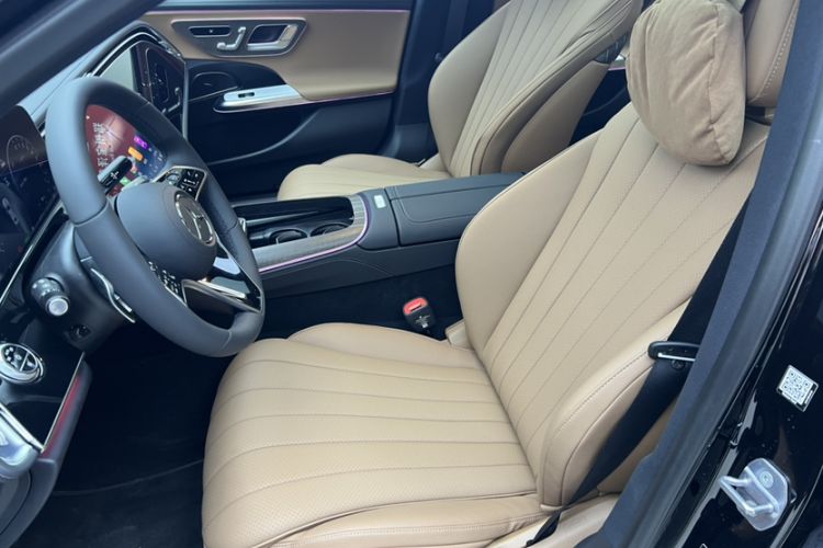 Used Mercedes-Benz E-Class New Energy 2024 E 350 e L Plug-in Hybrid Sedan Interior 3