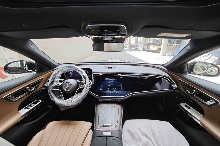 Used Mercedes-Benz E-Class New Energy 2024 E 350 e L Plug-in Hybrid Sedan Interior 3