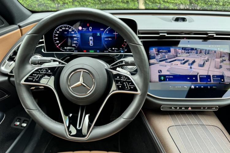 Used Mercedes-Benz E-Class New Energy 2024 E 350 e L Plug-in Hybrid Sedan Interior 3
