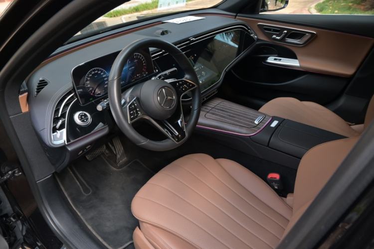 Used Mercedes-Benz E-Class New Energy 2024 E 350 e L Plug-in Hybrid Sedan Interior 3