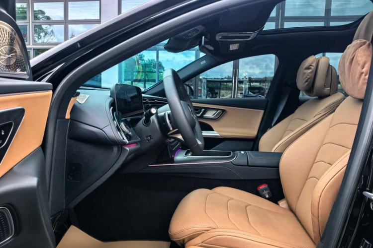 Used Mercedes-Benz E-Class New Energy 2024 E 350 e L Plug-in Hybrid Sports Sedan Interior 4