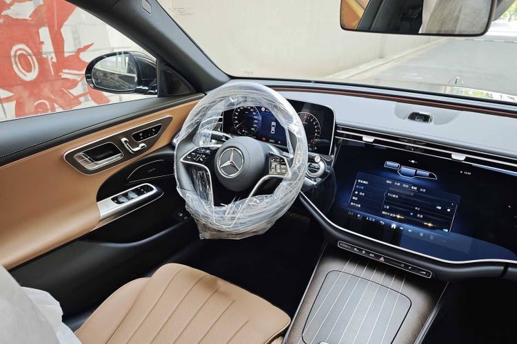Used Mercedes-Benz E-Class New Energy 2024 E 350 e L Plug-in Hybrid Sedan Interior 4