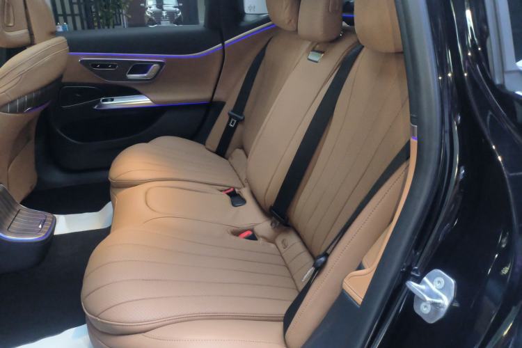 Used Mercedes-Benz E-Class New Energy 2024 E 350 e L Plug-in Hybrid Sedan Interior 4