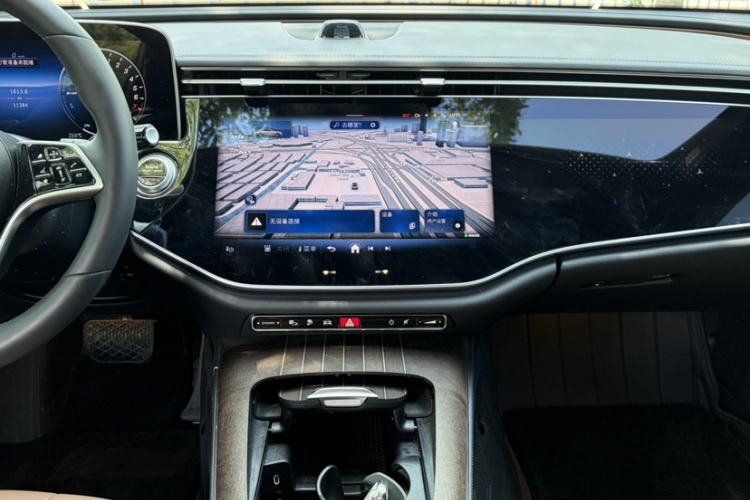 Used Mercedes-Benz E-Class New Energy 2024 E 350 e L Plug-in Hybrid Sedan Interior 4