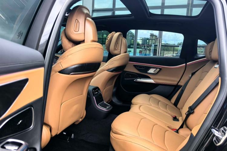 Used Mercedes-Benz E-Class New Energy 2024 E 350 e L Plug-in Hybrid Sports Sedan Interior 5