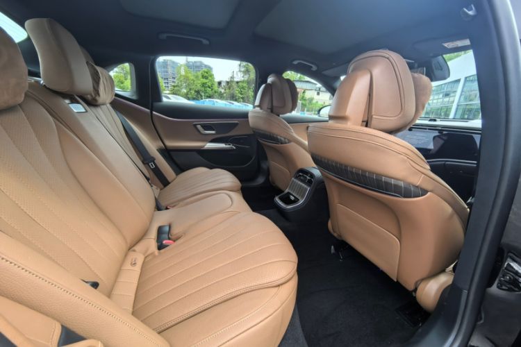 Used Mercedes-Benz E-Class New Energy 2024 E 350 e L Plug-in Hybrid Sedan Interior 5