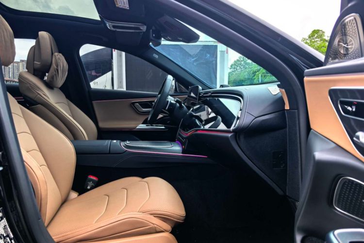Used Mercedes-Benz E-Class New Energy 2024 E 350 e L Plug-in Hybrid Sports Sedan Interior 6