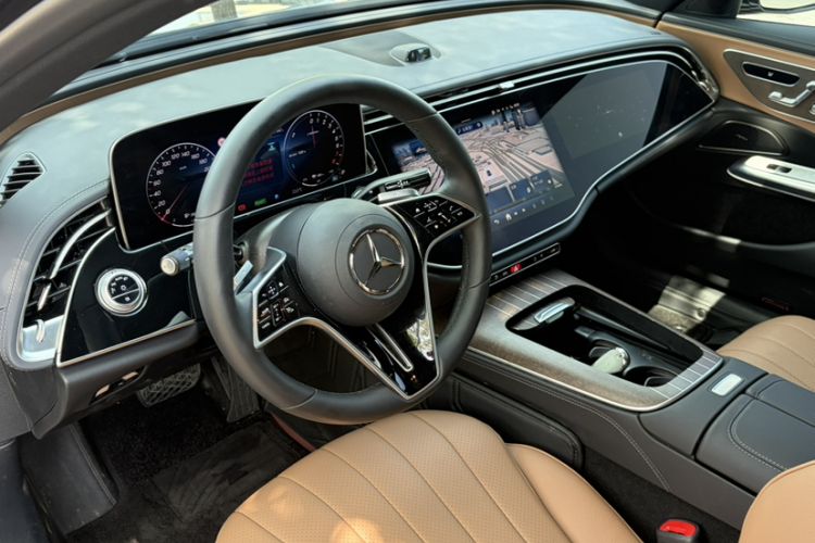Used Mercedes-Benz E-Class New Energy 2024 E 350 e L Plug-in Hybrid Sedan Interior 8