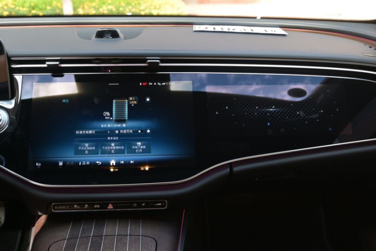 Used Mercedes-Benz E-Class New Energy 2024 E 350 e L Plug-in Hybrid Sedan Interior 9